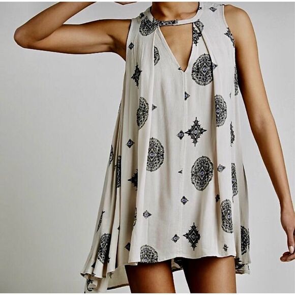 Free People Medallion Swing Tunic Dress size L Cream Blush Sleeveless Mini - Picture 1 of 11